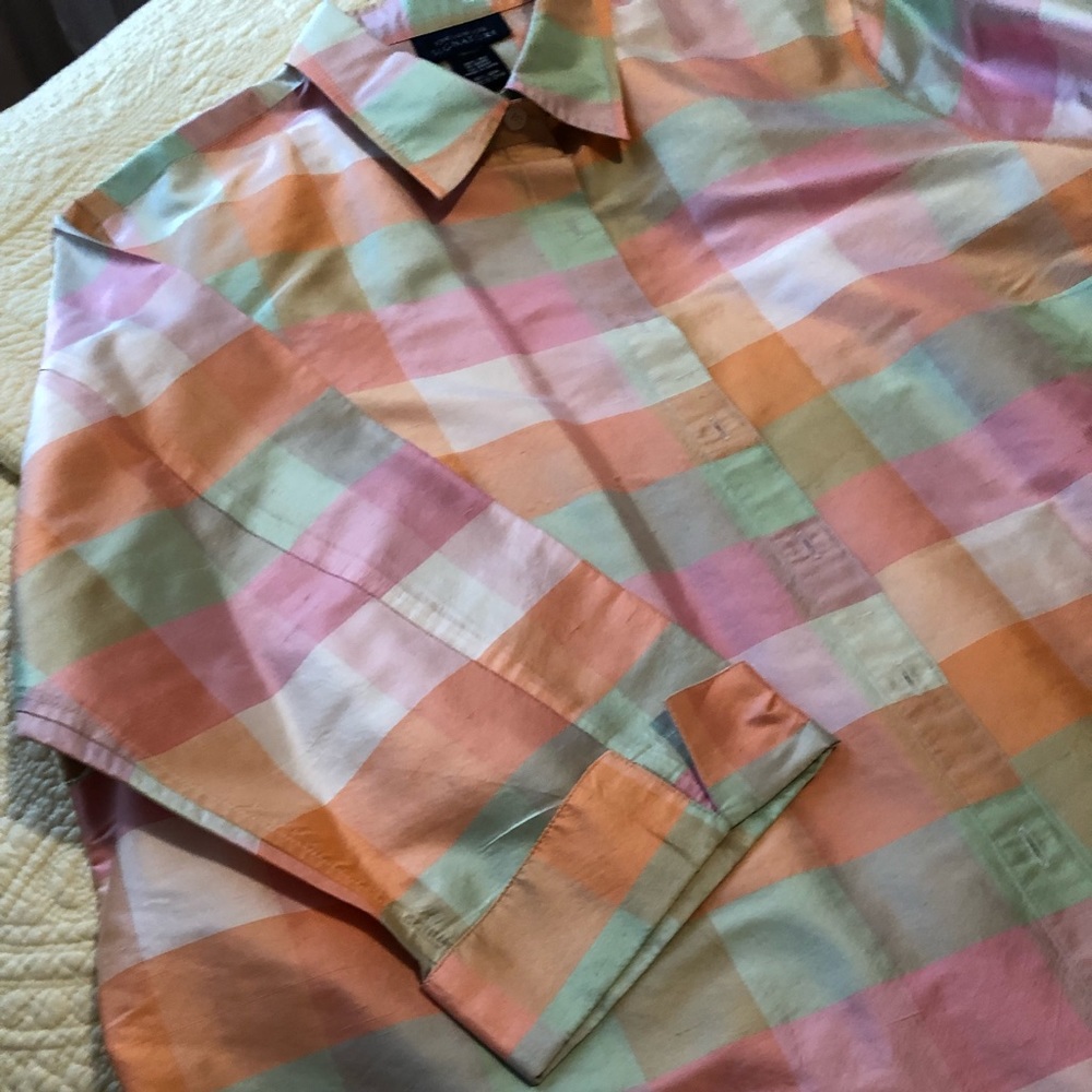 Jones 100% silk plaid blouse